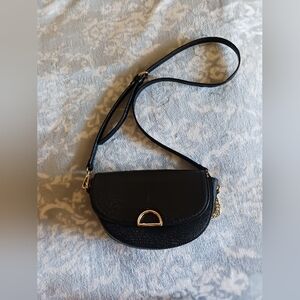 JustFab Minimalist Saddle Crossbody Bag